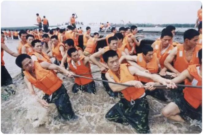 98年抗洪，中央決定最后關(guān)頭炸堤分洪，朱镕基：等等，我再加句話