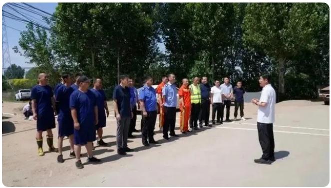 以練筑防！大興區(qū)魏善莊鎮(zhèn)組織開展防汛應(yīng)急專項(xiàng)演練活動(dòng)